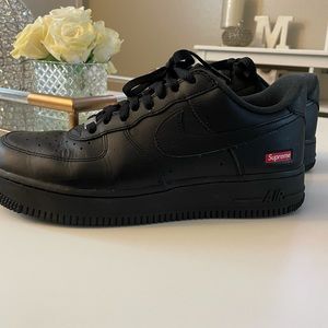 SUPREME NIKE AIR FORCE 1 LOW (black)